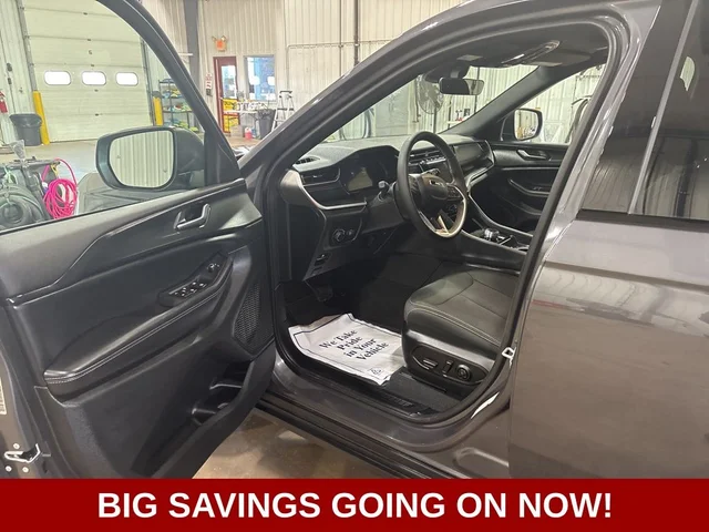 Nuevos JEEP GRAND CHEROKEE L à Estados chez autogozo