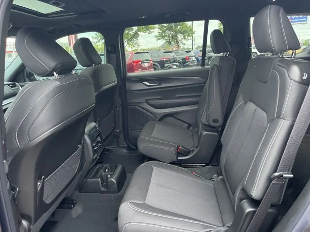 Nuevos JEEP GRAND CHEROKEE L à Estados chez autogozo
