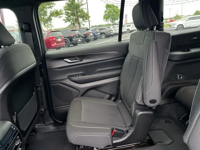 Nuevos JEEP GRAND CHEROKEE L à Estados chez autogozo
