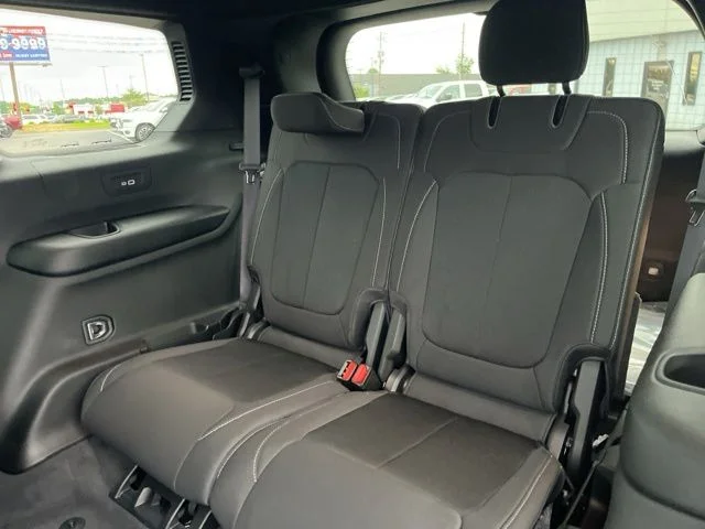 Nuevos JEEP GRAND CHEROKEE L à Estados chez autogozo