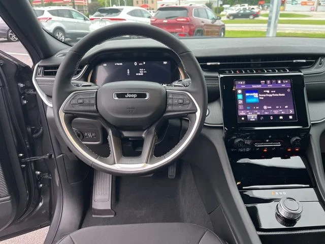 Nuevos JEEP GRAND CHEROKEE L à Estados chez autogozo