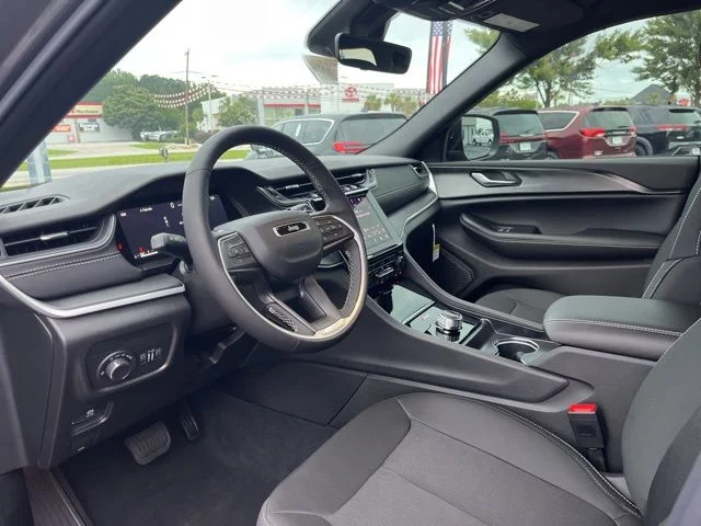Nuevos JEEP GRAND CHEROKEE L à Estados chez autogozo