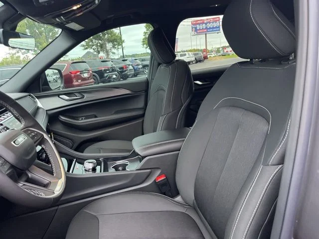 Nuevos JEEP GRAND CHEROKEE L à Estados chez autogozo