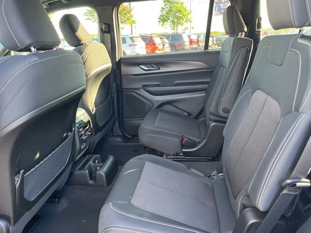 Nuevos JEEP GRAND CHEROKEE L à Estados chez autogozo