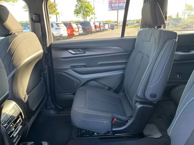 Nuevos JEEP GRAND CHEROKEE L à Estados chez autogozo