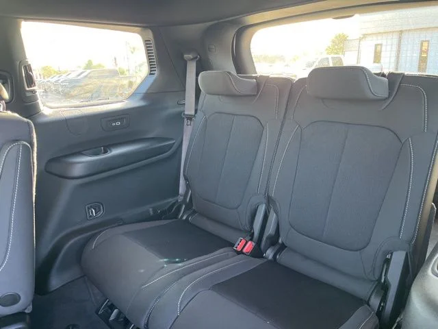 Nuevos JEEP GRAND CHEROKEE L à Estados chez autogozo