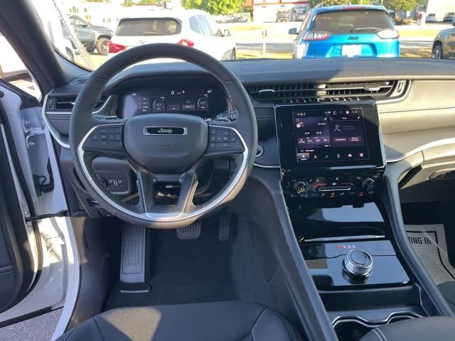 Nuevos JEEP GRAND CHEROKEE L à Estados chez autogozo