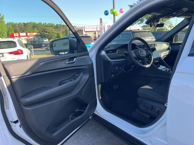Nuevos JEEP GRAND CHEROKEE L à Estados chez autogozo