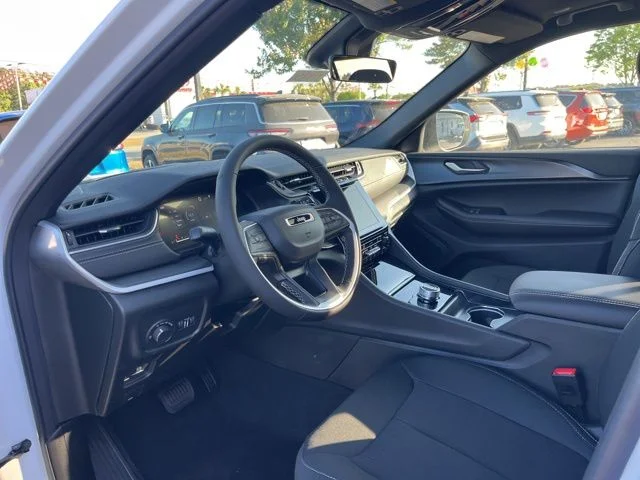 Nuevos JEEP GRAND CHEROKEE L à Estados chez autogozo