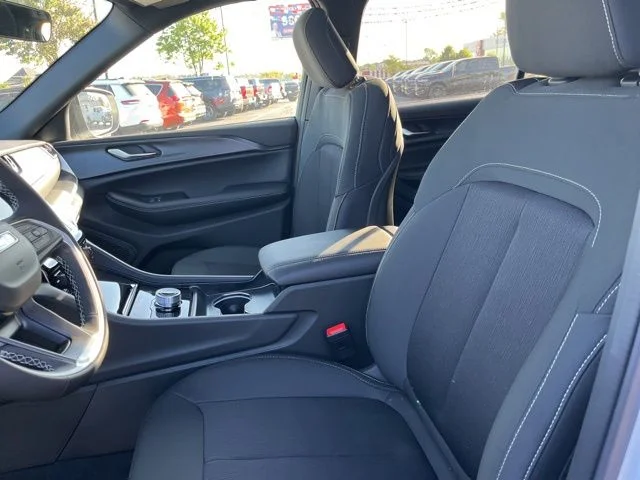 Nuevos JEEP GRAND CHEROKEE L à Estados chez autogozo