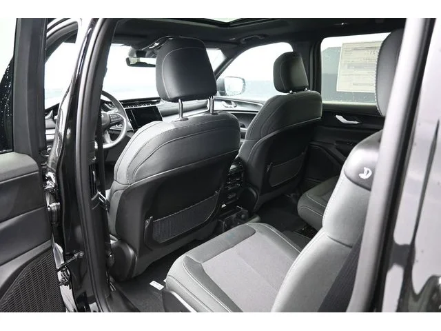 Nuevos JEEP GRAND CHEROKEE L à Estados chez autogozo