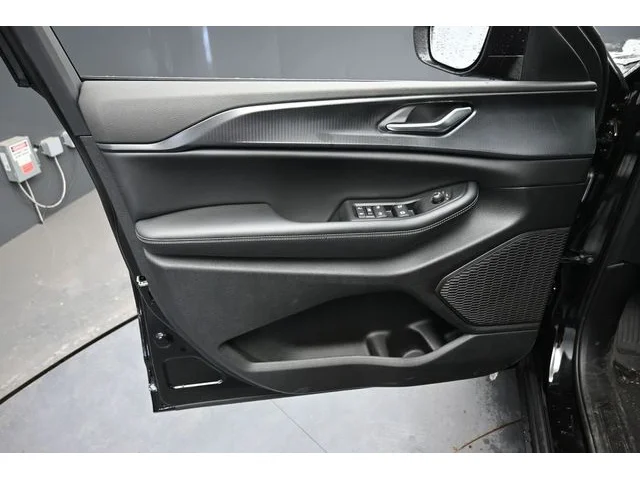 Nuevos JEEP GRAND CHEROKEE L à Estados chez autogozo