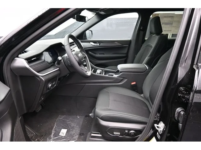 Nuevos JEEP GRAND CHEROKEE L à Estados chez autogozo