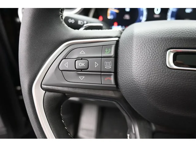 Nuevos JEEP GRAND CHEROKEE L à Estados chez autogozo