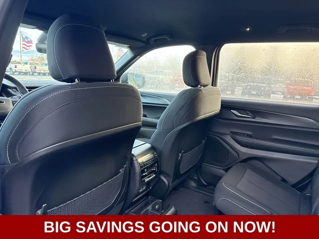 Nuevos JEEP GRAND CHEROKEE L à Estados chez autogozo