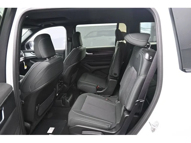 Nuevos JEEP GRAND CHEROKEE L à Estados chez autogozo