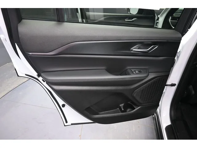 Nuevos JEEP GRAND CHEROKEE L à Estados chez autogozo
