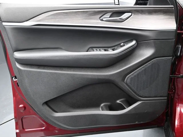 Nuevos JEEP GRAND CHEROKEE L à Estados chez autogozo