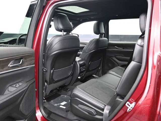 Nuevos JEEP GRAND CHEROKEE L à Estados chez autogozo