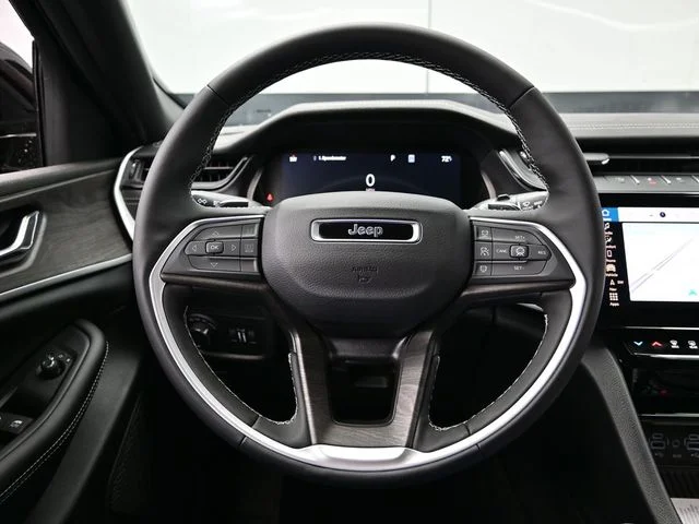 Nuevos JEEP GRAND CHEROKEE L à Estados chez autogozo
