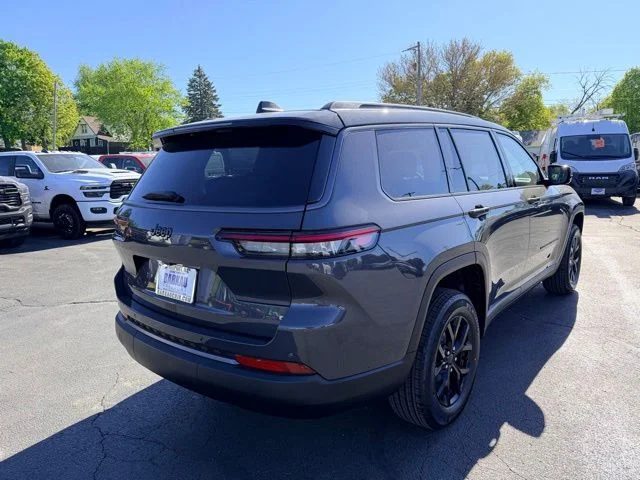 Nuevos JEEP GRAND CHEROKEE L à Estados chez autogozo