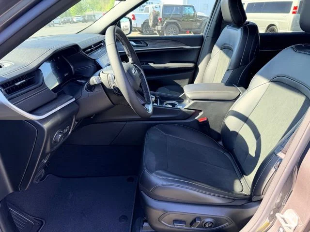 Nuevos JEEP GRAND CHEROKEE L à Estados chez autogozo