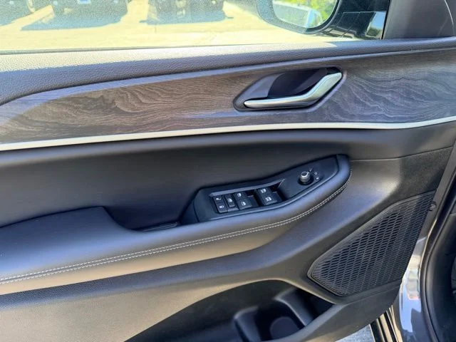 Nuevos JEEP GRAND CHEROKEE L à Estados chez autogozo