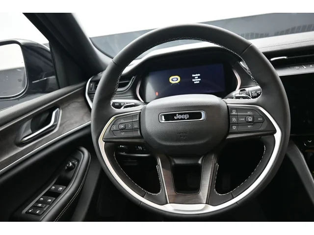 Nuevos JEEP GRAND CHEROKEE L à Estados chez autogozo