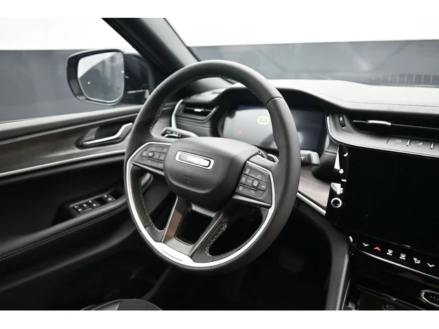 Nuevos JEEP GRAND CHEROKEE L à Estados chez autogozo