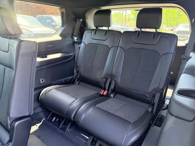 Nuevos JEEP GRAND CHEROKEE L à Estados chez autogozo