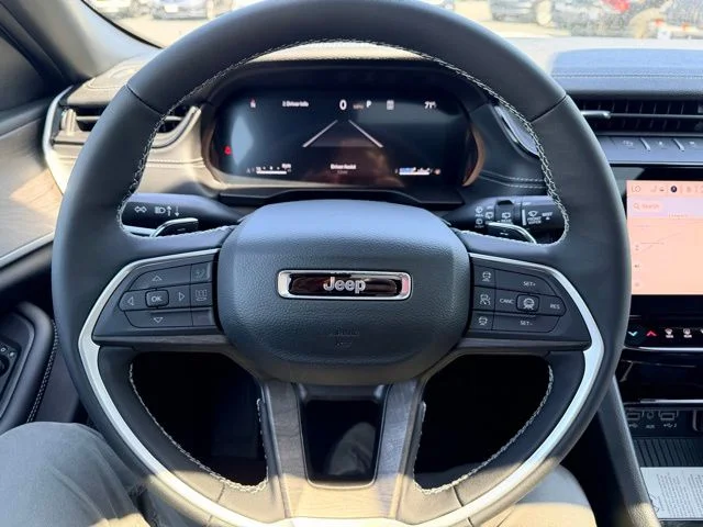 Nuevos JEEP GRAND CHEROKEE L à Estados chez autogozo
