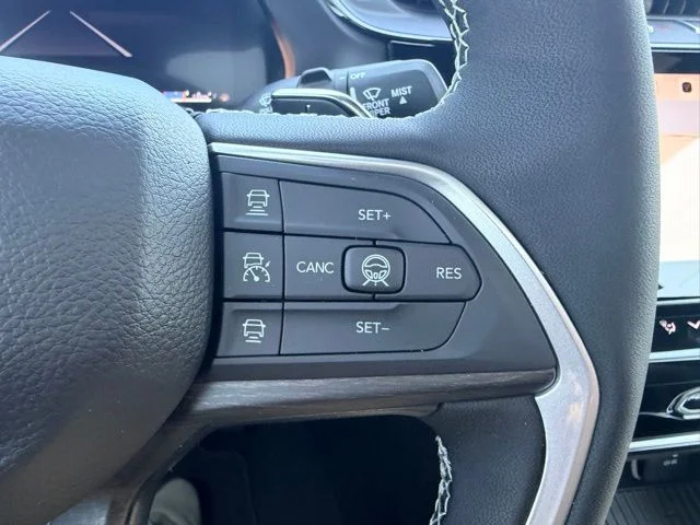 Nuevos JEEP GRAND CHEROKEE L à Estados chez autogozo