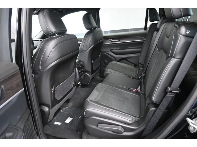 Nuevos JEEP GRAND CHEROKEE L à Estados chez autogozo
