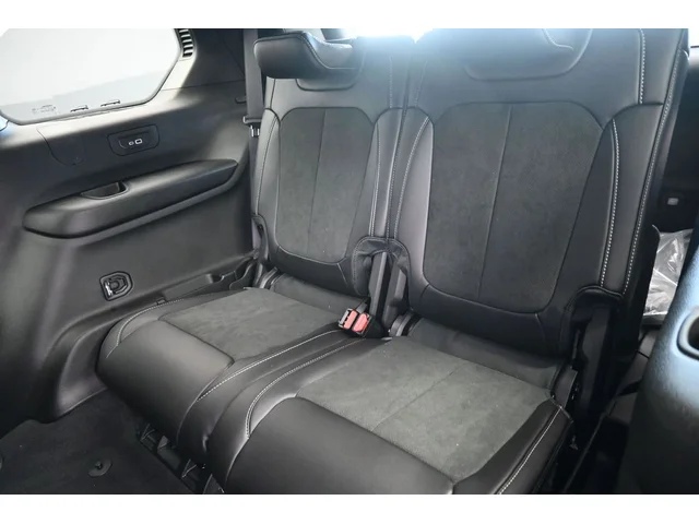 Nuevos JEEP GRAND CHEROKEE L à Estados chez autogozo