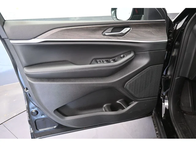 Nuevos JEEP GRAND CHEROKEE L à Estados chez autogozo