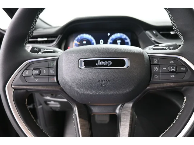 Nuevos JEEP GRAND CHEROKEE L à Estados chez autogozo