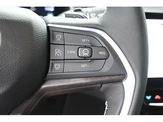 Nuevos JEEP GRAND CHEROKEE L à Estados chez autogozo