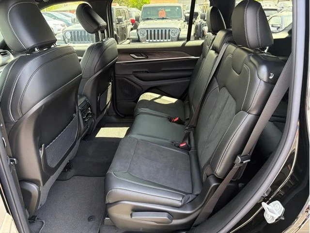 Nuevos JEEP GRAND CHEROKEE L à Estados chez autogozo