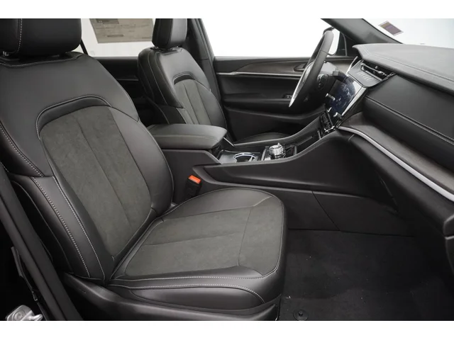 Nuevos JEEP GRAND CHEROKEE L à Estados chez autogozo