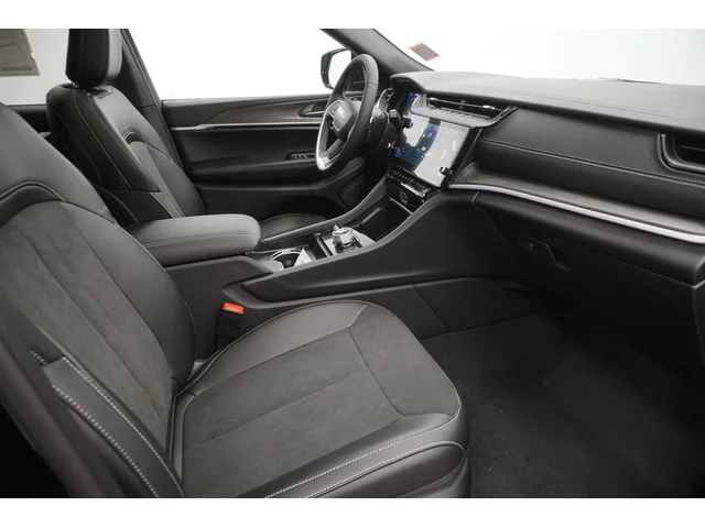 Nuevos JEEP GRAND CHEROKEE L à Estados chez autogozo