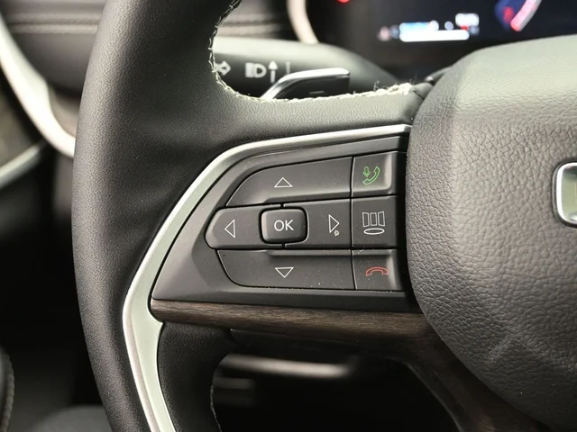 Nuevos JEEP GRAND CHEROKEE L à Estados chez autogozo