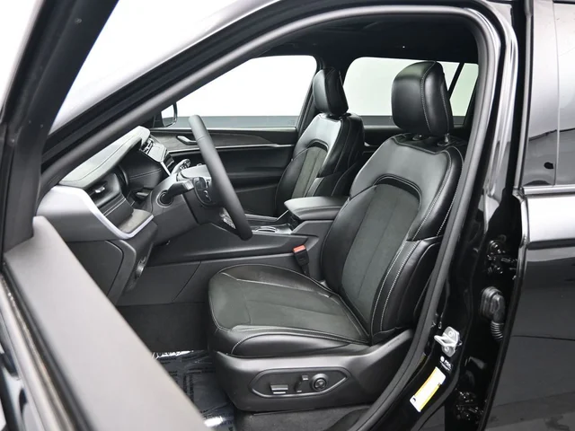 Nuevos JEEP GRAND CHEROKEE L à Estados chez autogozo
