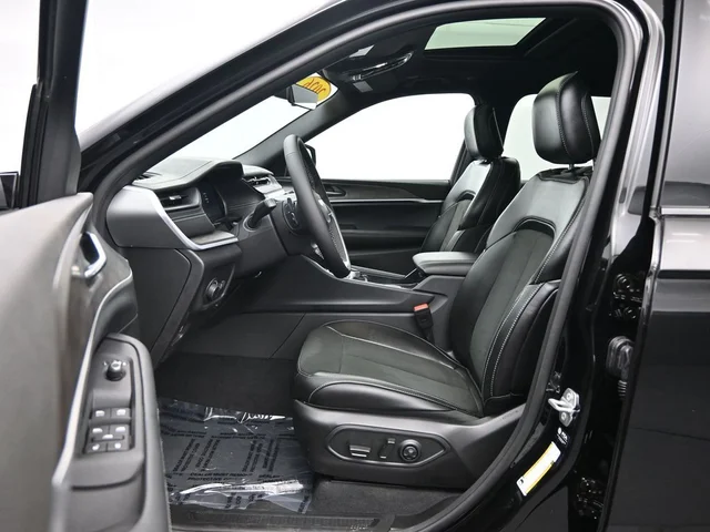 Nuevos JEEP GRAND CHEROKEE L à Estados chez autogozo