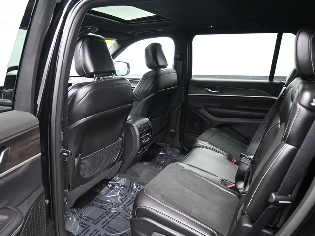 Nuevos JEEP GRAND CHEROKEE L à Estados chez autogozo