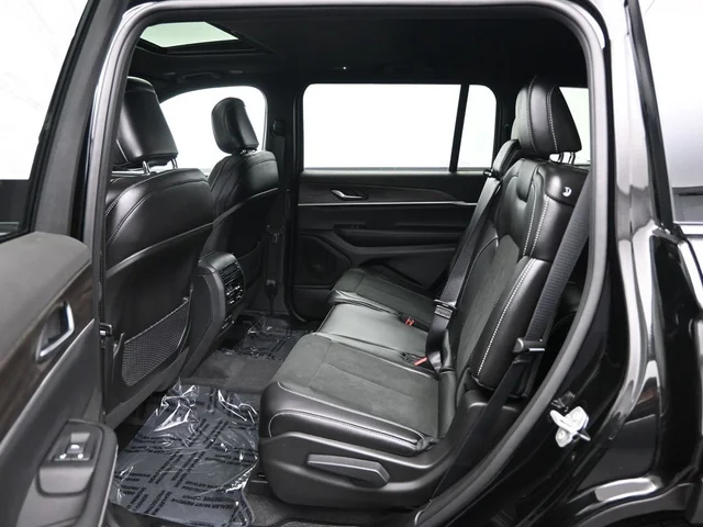 Nuevos JEEP GRAND CHEROKEE L à Estados chez autogozo