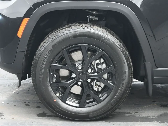 Nuevos JEEP GRAND CHEROKEE L à Estados chez autogozo