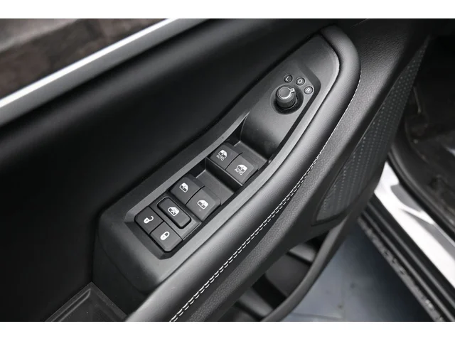 Nuevos JEEP GRAND CHEROKEE L à Estados chez autogozo