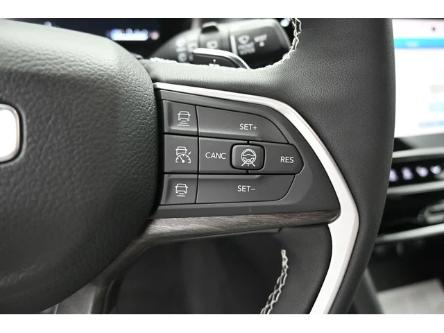 Nuevos JEEP GRAND CHEROKEE L à Estados chez autogozo