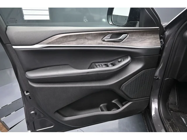 Nuevos JEEP GRAND CHEROKEE L à Estados chez autogozo