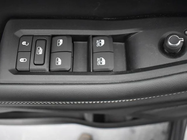Nuevos JEEP GRAND CHEROKEE L à Estados chez autogozo